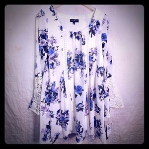 Sequin Hearts lacy blouse size S